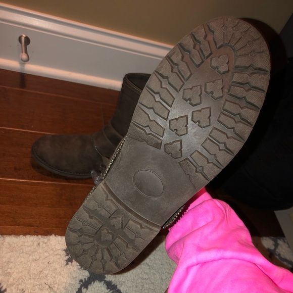 Boots - Picture 2 of 3